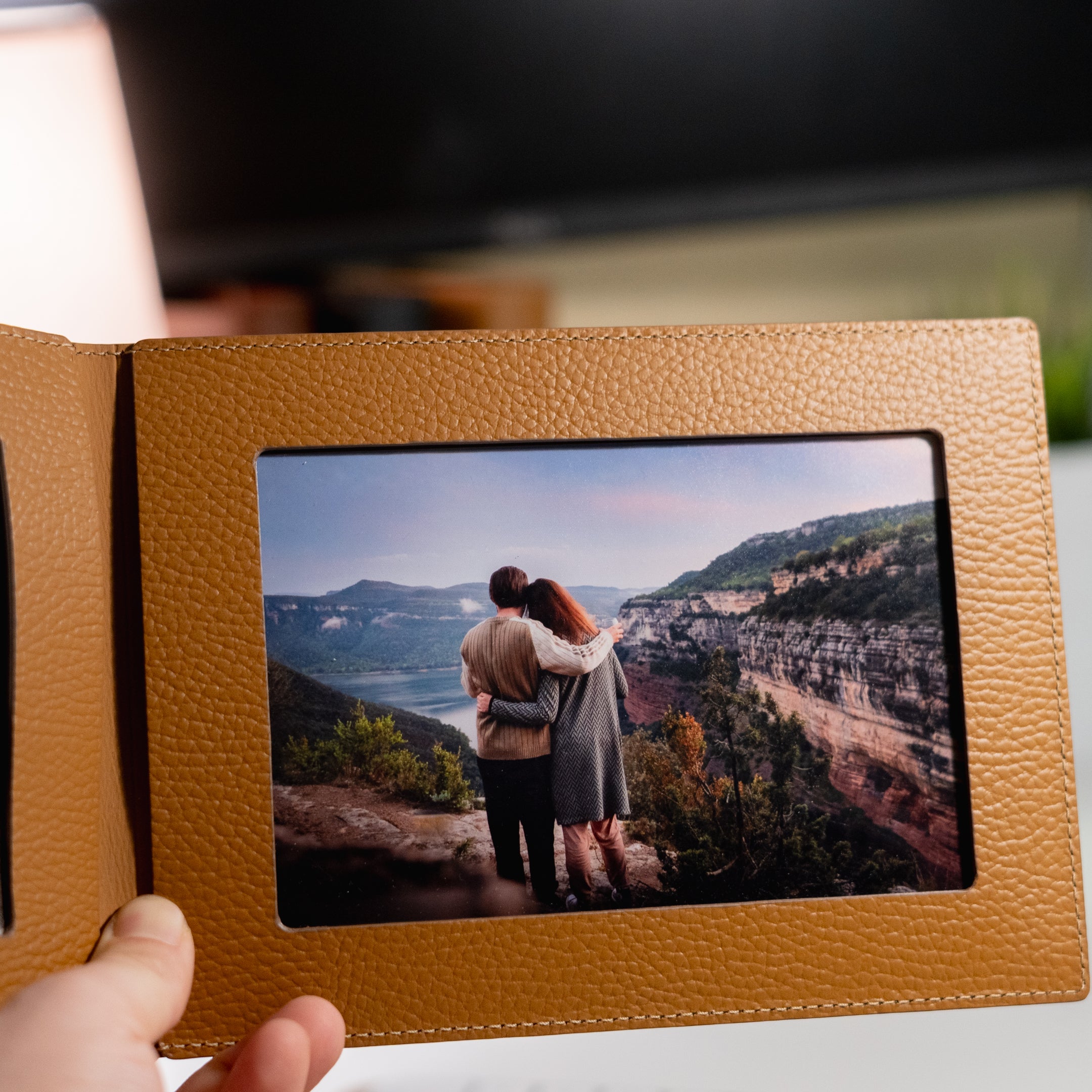 Recycled Leather Foldable Photo Frame: 4x6 Double Tabletop Display
