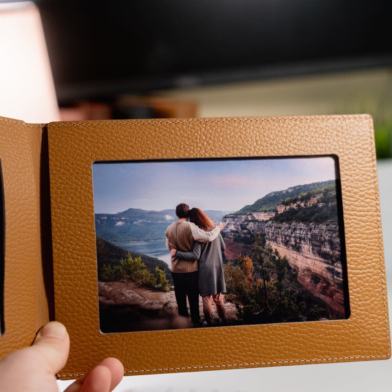 Recycled Leather Foldable Photo Frame: 4x6 Double Tabletop Display