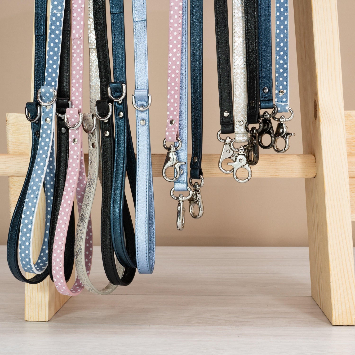 Leather Dog Leash Cherry Black Pots - Bechiva