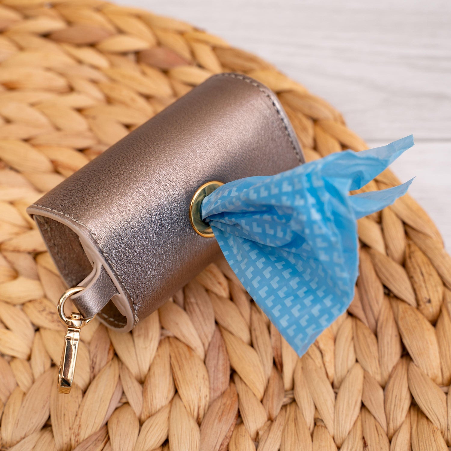 Dog Dispenser Bag Cherry Salmon Pots - Bechiva
